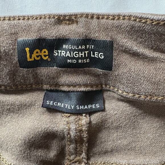 Lee Jeans Women’s Brown 8 Short Regular Fit Straight Leg Mid-Rise Jeans - Picture 7 of 13